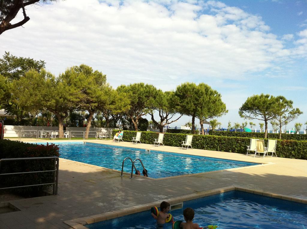 Residence Garden -Walterigato Apartments Solo Per Famiglie Lido di Jesolo Eksteriør bilde
