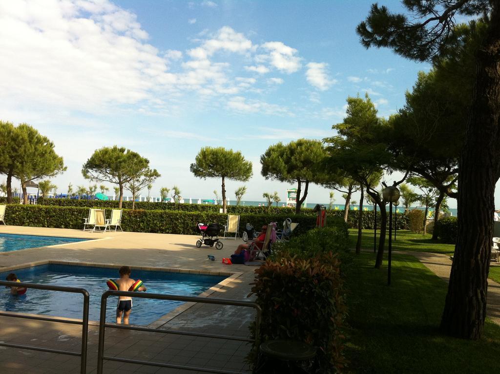 Residence Garden -Walterigato Apartments Solo Per Famiglie Lido di Jesolo Eksteriør bilde