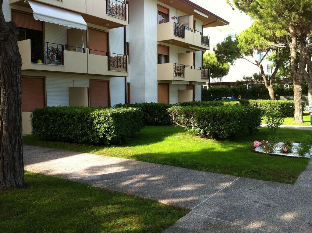 Residence Garden -Walterigato Apartments Solo Per Famiglie Lido di Jesolo Eksteriør bilde